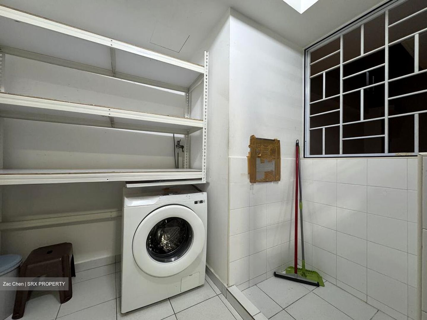 The Esparis (D18), Condominium #522554211